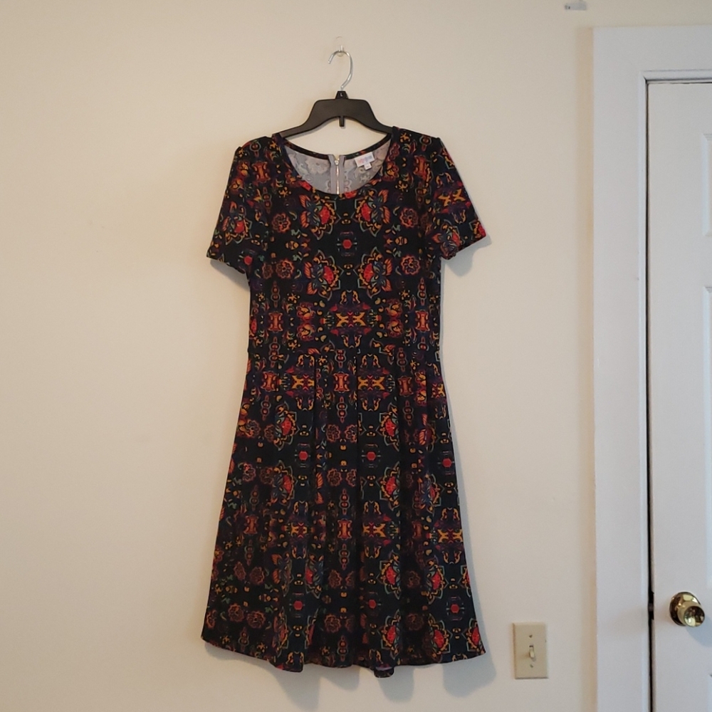 Lularoe Amelia Short Sleeve Patterned Dress